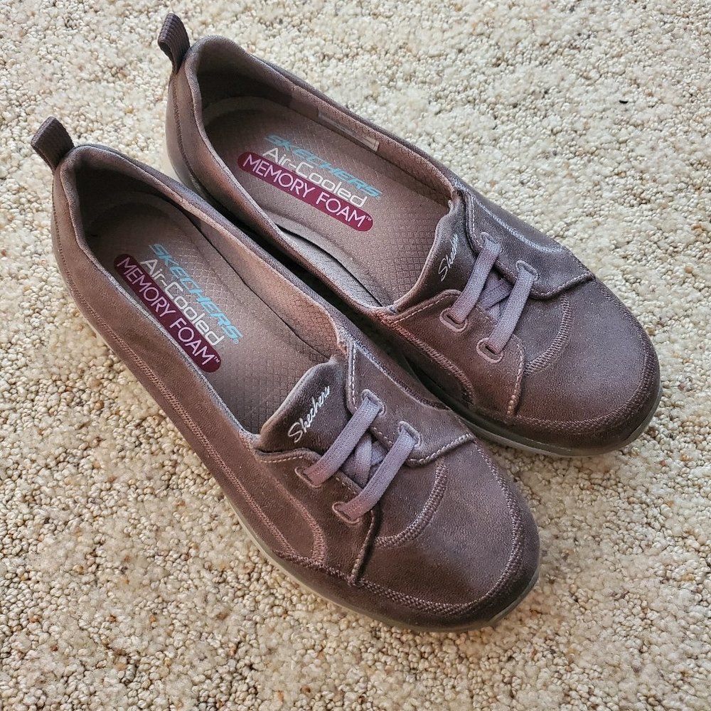 Skechers Air-Cooled Memory Foam sz7
